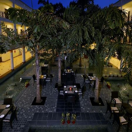 Treehouse Hotel Club & Spa Dharuhera Exterior photo