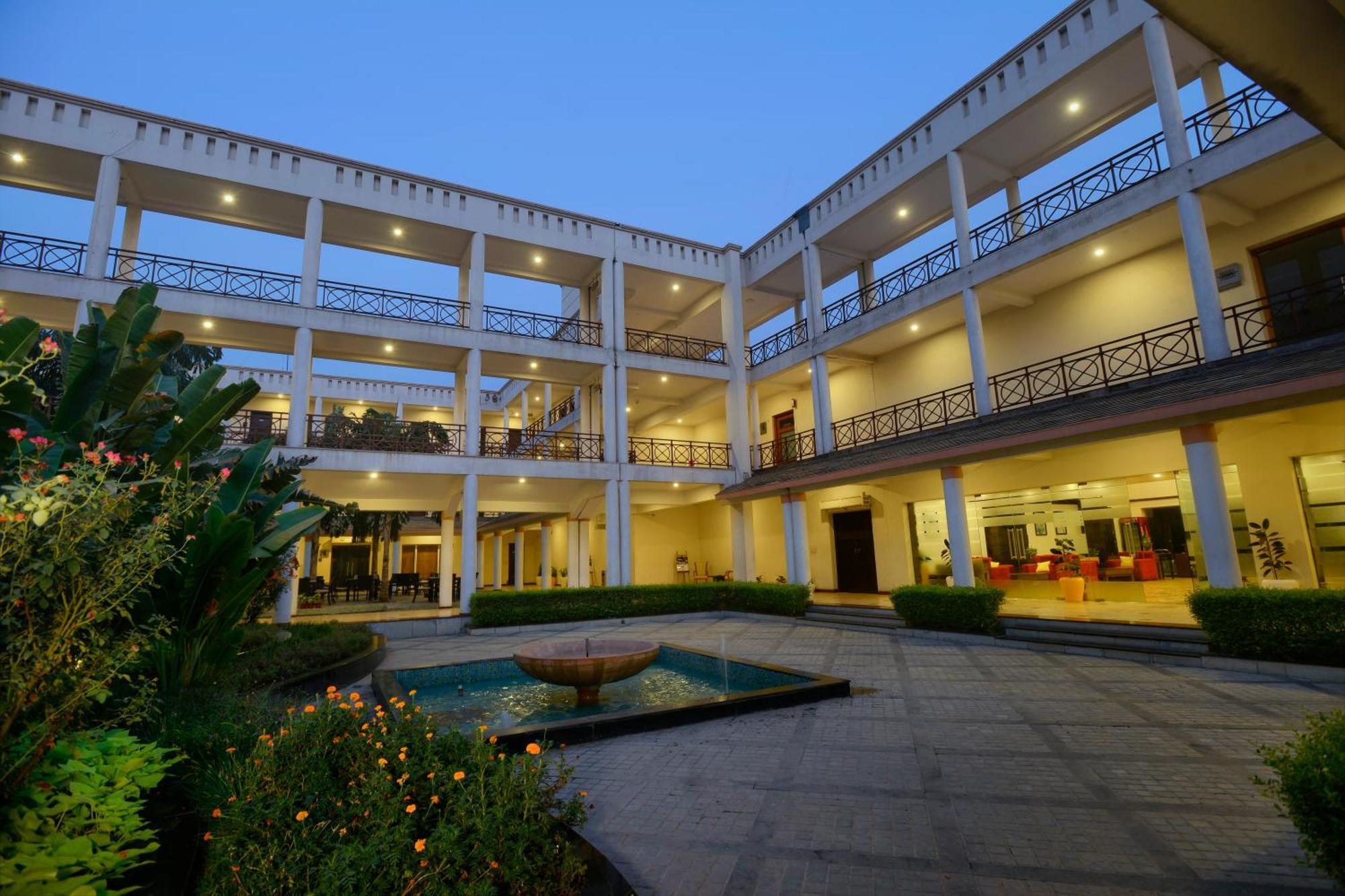 Treehouse Hotel Club & Spa Dhāruhera Exterior photo